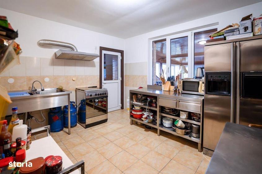 Pensiune cu 12 camere in Baile 1 Mai - 4