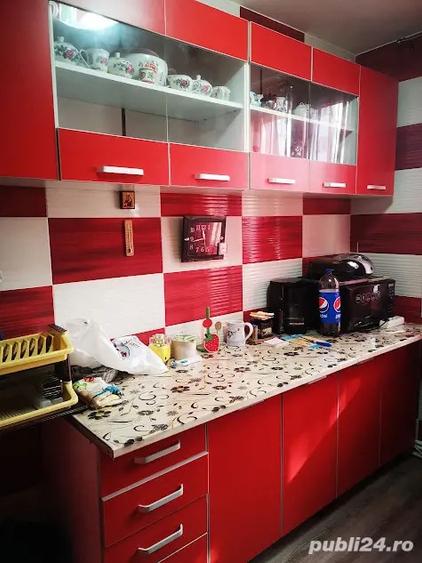 Apartament 3 camere situat la parter, intr un bloc cu 4 etaje in centrul orasului Alexandria, in spa - 1