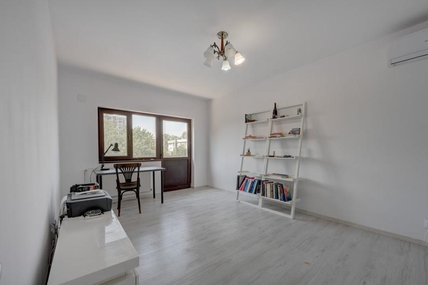 O proprietate imobiliara deosebita, formata din casa si mult teren! - 10