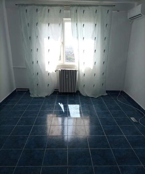Garsonieră semidecomandată în Far
