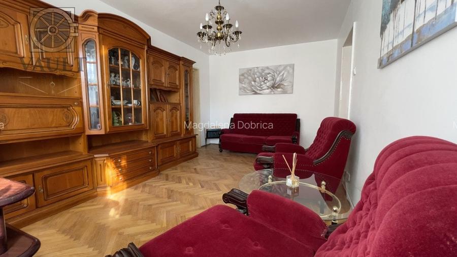 Apartament cu 3 camere semidecomandat, mobilat în Mihai Bravu Apartament cu 3 camere semidecomandat, mobilat în Mihai Bravu