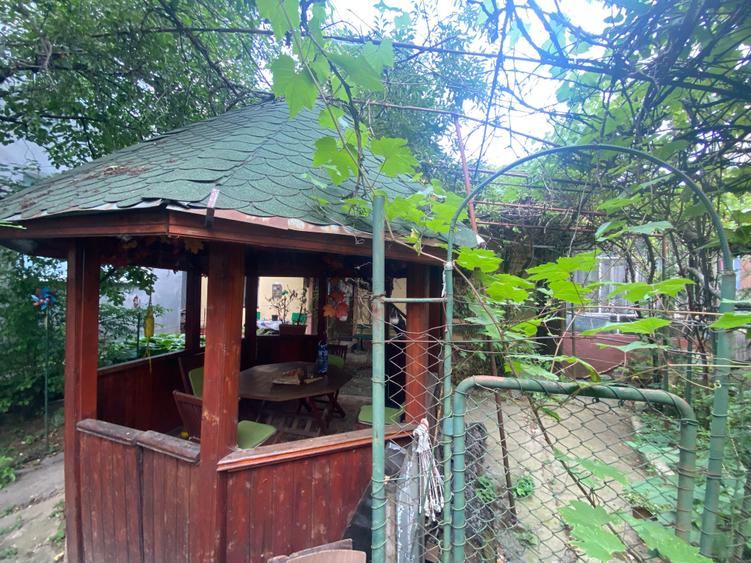 Casă centrală în Târgoviște, teren 250 mp, 4 camere, distanță la  900 m de Primă - 9