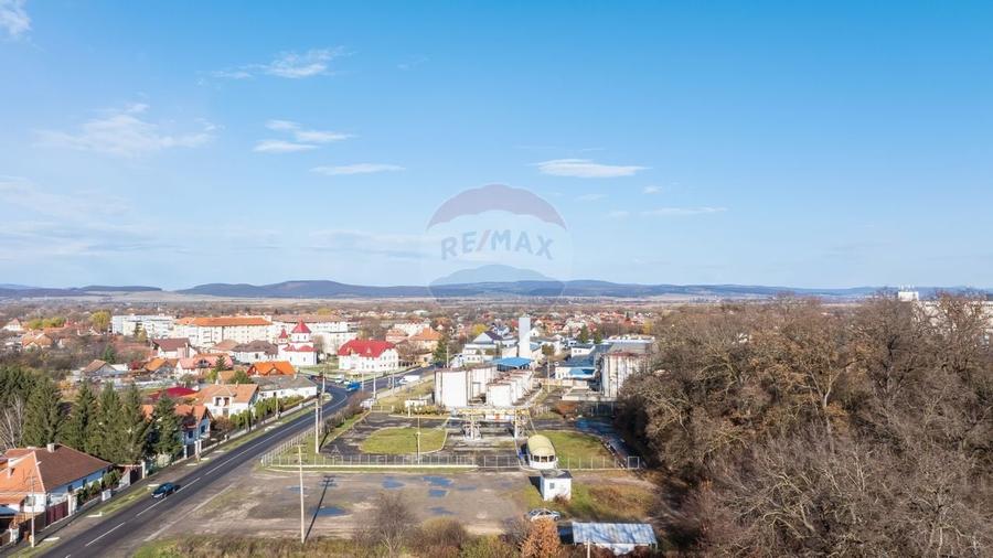 Potential de dezvoltare - Depozit carburanti, Lunca Calnicului, BV - 15