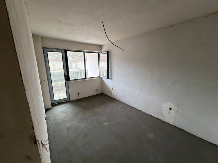 Apartament cu 2 camere decomandat in Hlincea la etajul 1, bloc cu lift - 3