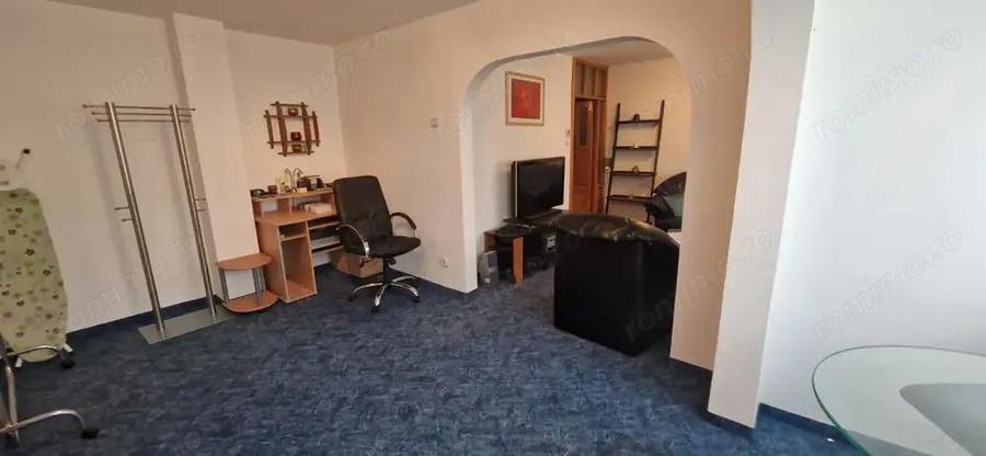 Vand apartament cu 4 camere Micro 4 - 5