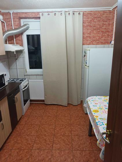 Inchiriez apartament 2 camere - 3