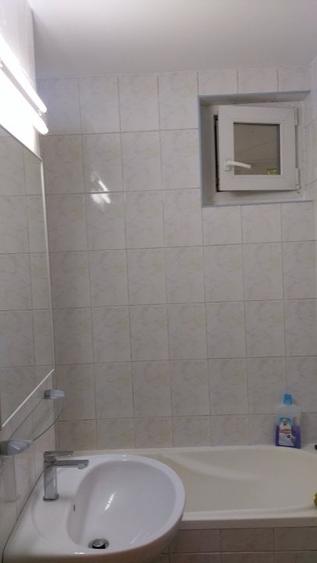 NICI NU ZICI CA ESTI LA BLOC - 5