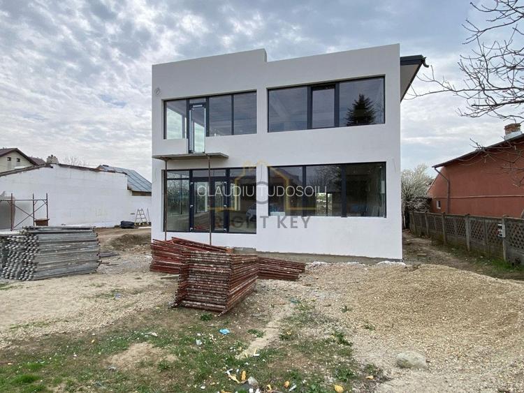 Spatiu comercial P+1, 244 mpu, complet finisat! Utilitati complete!