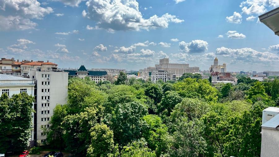 Garsonieră decomandată în Cișmigiu