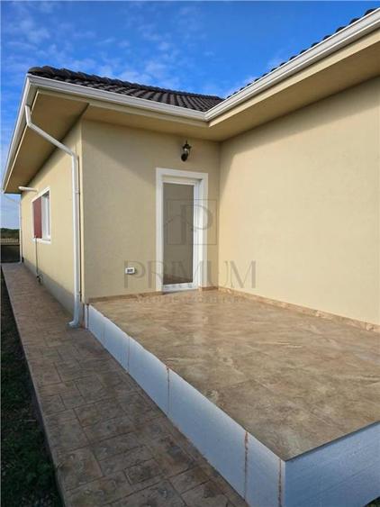 Duplex pe parter - zona buna - toate utilitatile - 6