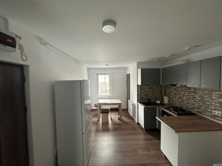 de inchiriat apartament 3 camere - 4