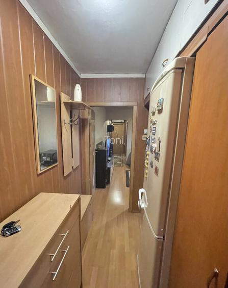 3 camere semidecomandat