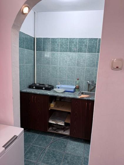 Inchiriez garsoniera metrou 1 Decembrie - 3