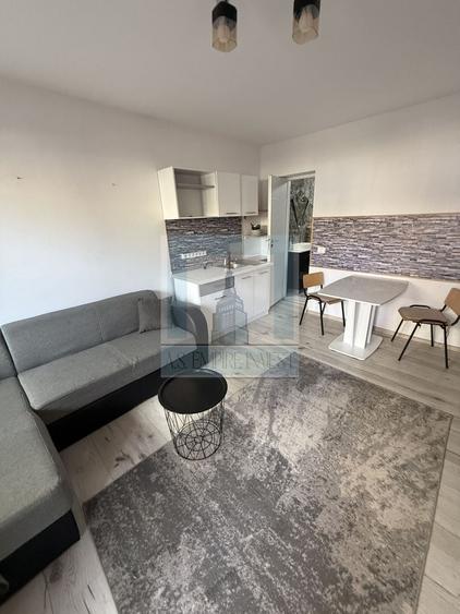 Casa 10 camere, 5 bai, 380 mp teren - zona Astra - 10