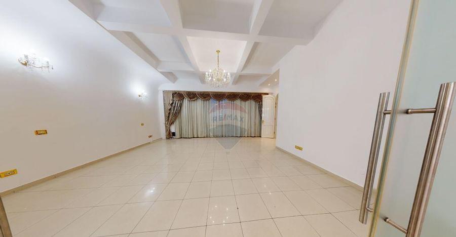 Spatiu deosebit | Destinatie mixta | Locuri parcare | 13 ... - 31