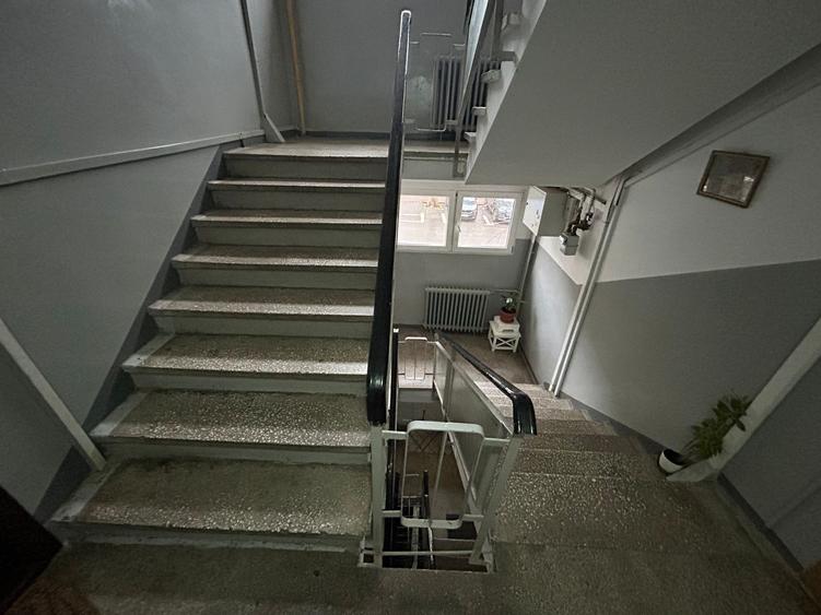 1 Decembrie 3 Camere Etaj 1 Centrala Proprie Instalatii Schimbate 12 Min Metrou - 18