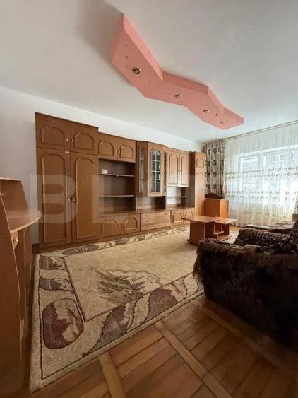 Apartament 2 camere, decomandat, etaj intermediar, zona foarte linistita - 2