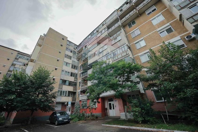 Apartament cu 3 camere de vanzare, in zona Rogerius - 11