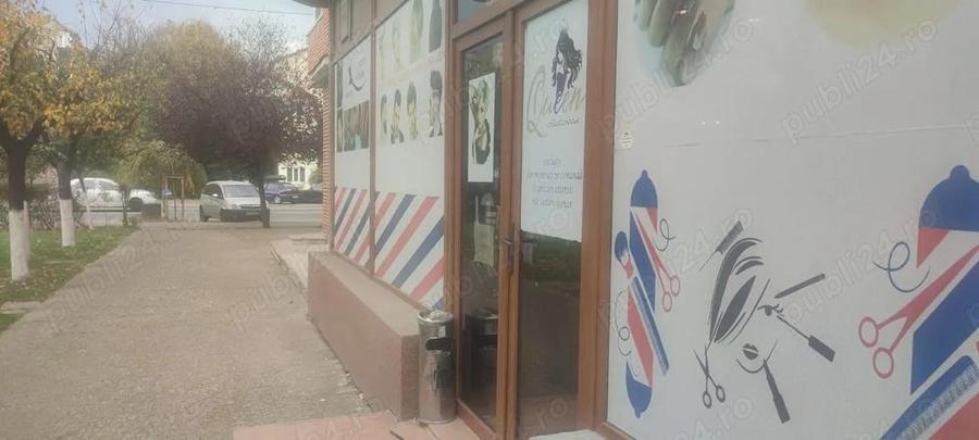 Post de lucru disponibil in salon - 2