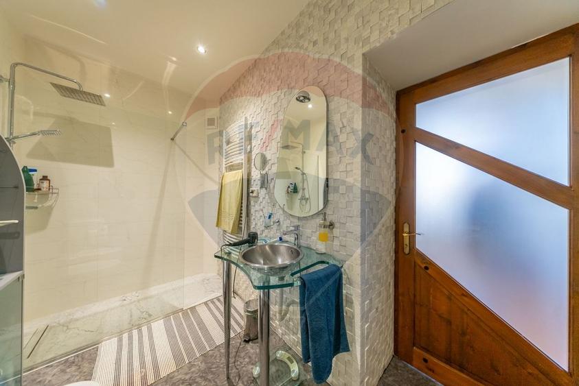 Apartament cu 3 camere de vanzare in zona Ultracentral - 25