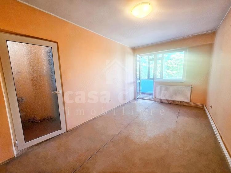 Etaj 2 | 2 camere decomandate | balcon inchis generos | Micro 13 - 5