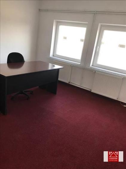 Hala renovata, cu acces rapid la autostrada - 7