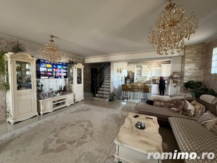 Penthouse ,4 camere , 177 mp , zona centrala ,Radauti - 2