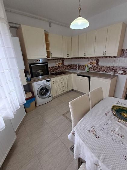 Apartament de inchiriat in Tractorul - 8