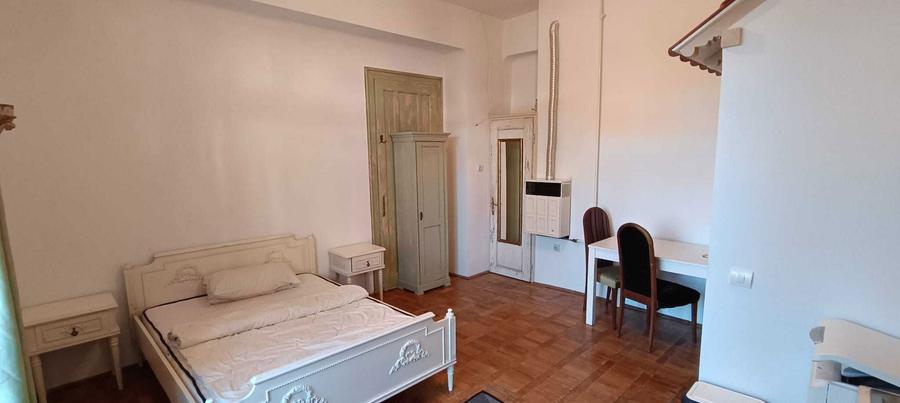 Inchiriez central garsoniera camera cu terasa in casa str Iorga - 3
