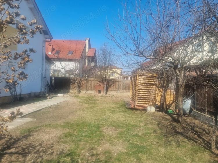 Casa individuala, compusa din 2 apartamente distincte: - 7
