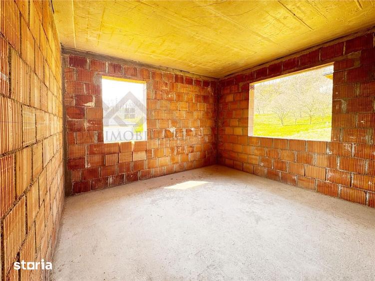 Casa la rosu, pe un nivel, pe dealul Grosiului - 8