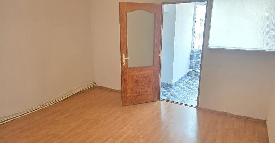 Vand garsoniera in Deva, zona I. Maniu, suprafata utila 31 mp, - 2