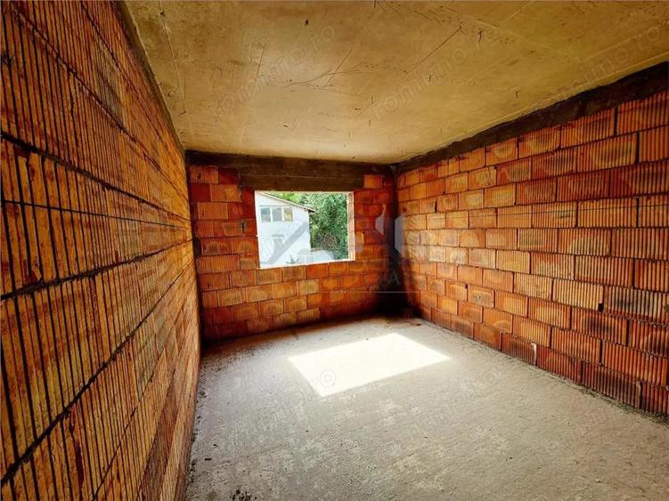 Casa de vanzare cu priveliste frumoasa - 14