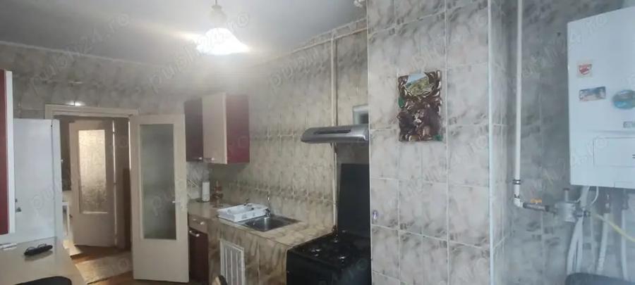 Apartament cu 4 camere de vanzare - 3