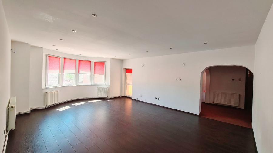 PROPRIETAR - apartament pretabil birouri, 140 mp,etajul 1 in vila Bd. Mamaia - 5