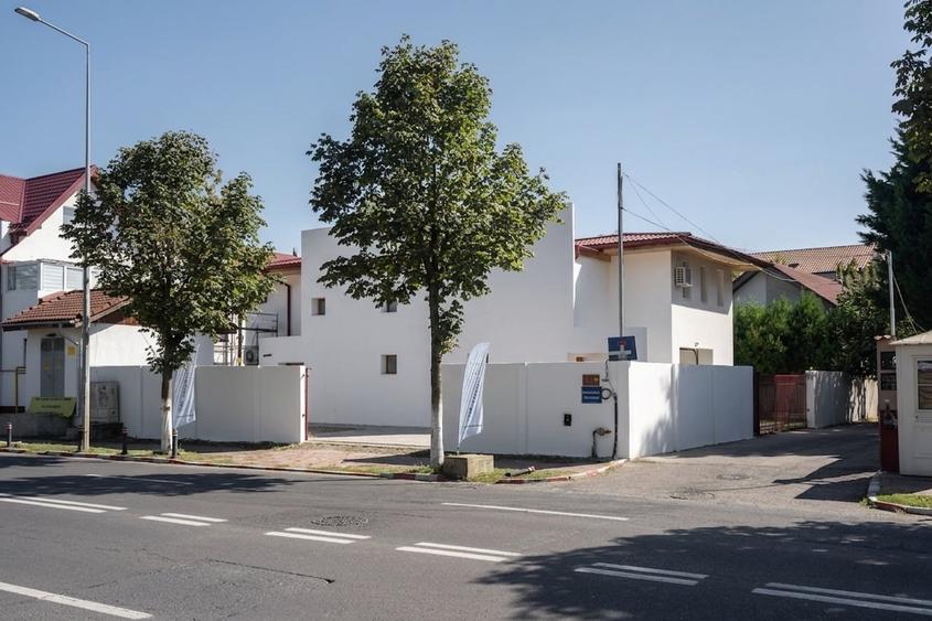 Vilă stradală Iancu Nicolae – 252 mp, ideală birouri/clinică, curte și parcare . - 16
