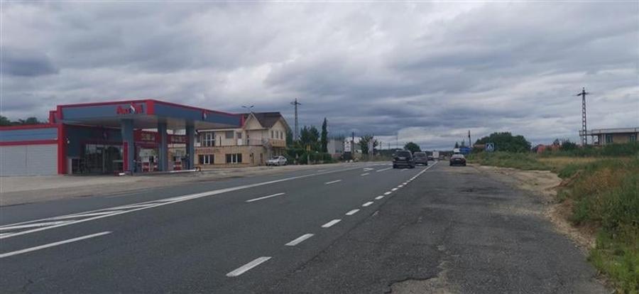 Teren extravilan 10400 mp, cu deschidere de 33 ml, zona Racaciuni - 1