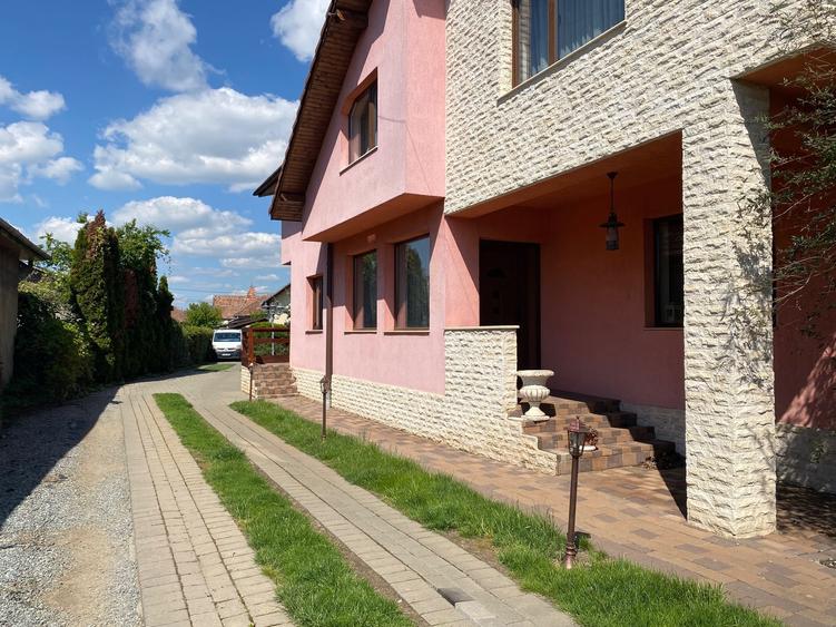 Casă individuală cu 5 camere cu Teren 600 Mp în Someșeni
