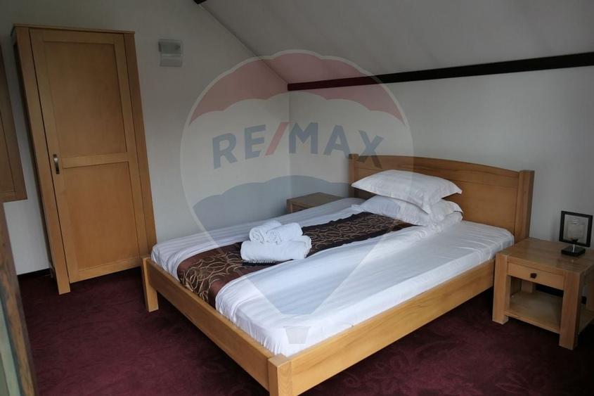 Vila cu 10 camere de vanzare in zona Centrala - 19