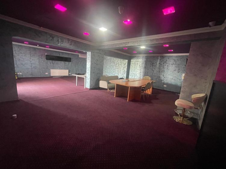 Spatiu comercial 96.60 mp, curte proprie 16.27 mp + parcare - 11