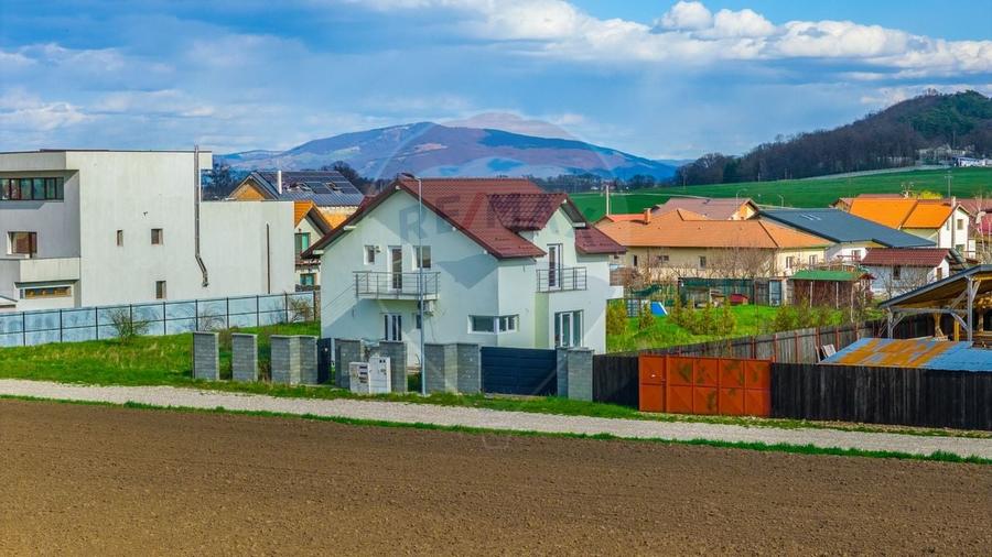 Casă / Vilă oportunitate rar întâlnită ! - 1