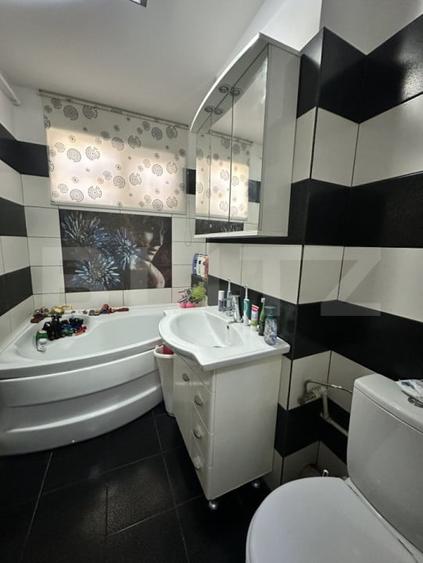 Apartament 3 camere, 68 mp, zona Dezrobirii - 13