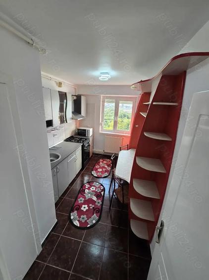 Inchiriez apartament 2 camere Tomis Nord(Rovere) - 2