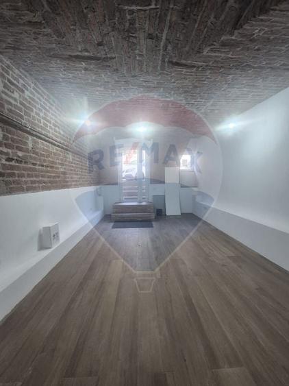 Spatiu comercial 60 mp zona cetrala - 2