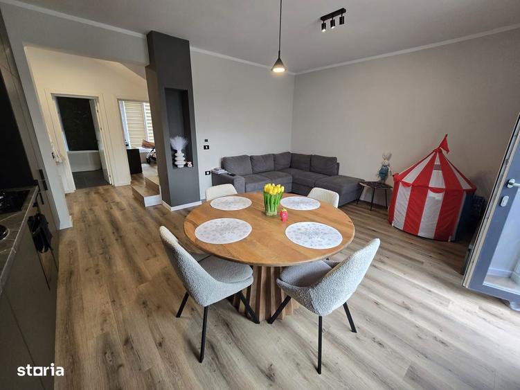 Duplex despartit prin camera tehnica - 4 camere Toate Utilitatile - 8