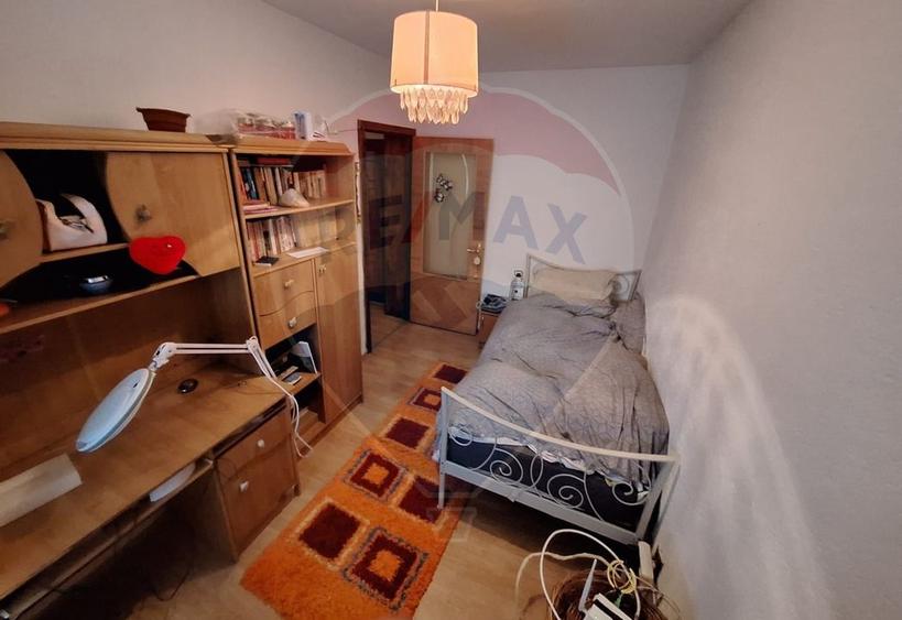 Apartament cu 3 camere Hunedoara, jud. Hunedoara - 9