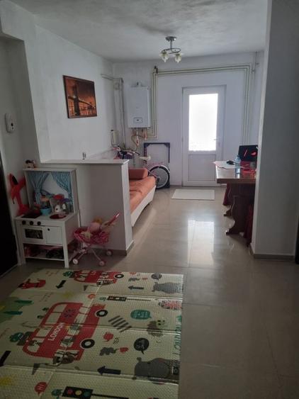 Inchiriez apartament - 3