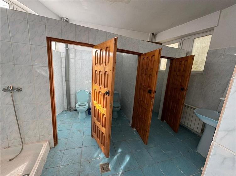 Spatiu comercial / birouri de inchiriat in zona Centrala - Focsani - 9