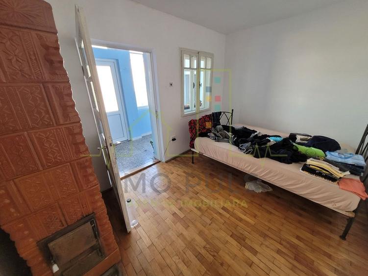 Zona Dambovita. 2 Case. Teren 933 mp. - 18