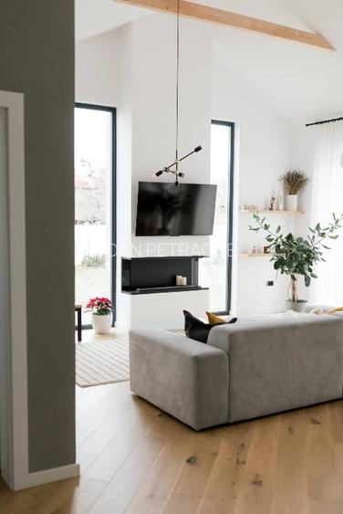 Casa de calitate in mijlocul comunitatii cu utilitatile incluse in pret
